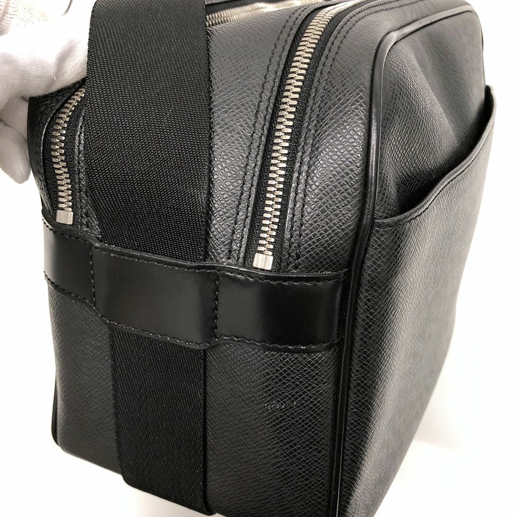 LOUIS VUITTON□リポーターPM M30152 タイガ メッセンジャー 2層