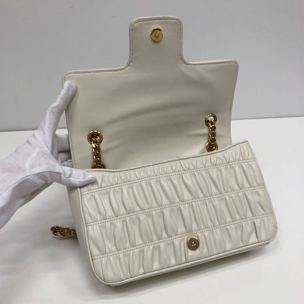 PRADA プラダ ギャザー ホワイト フラップ ショルダーバッグ プラダ ギャザーチェーンショルダーバッグ 1BD235 レザー ホワイト