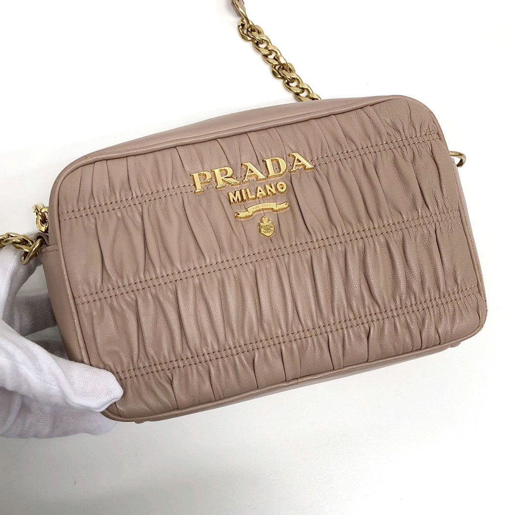 PRADA チェーンショルダーバッグ 1BH112 ナッパレザー ピンク ゴールド