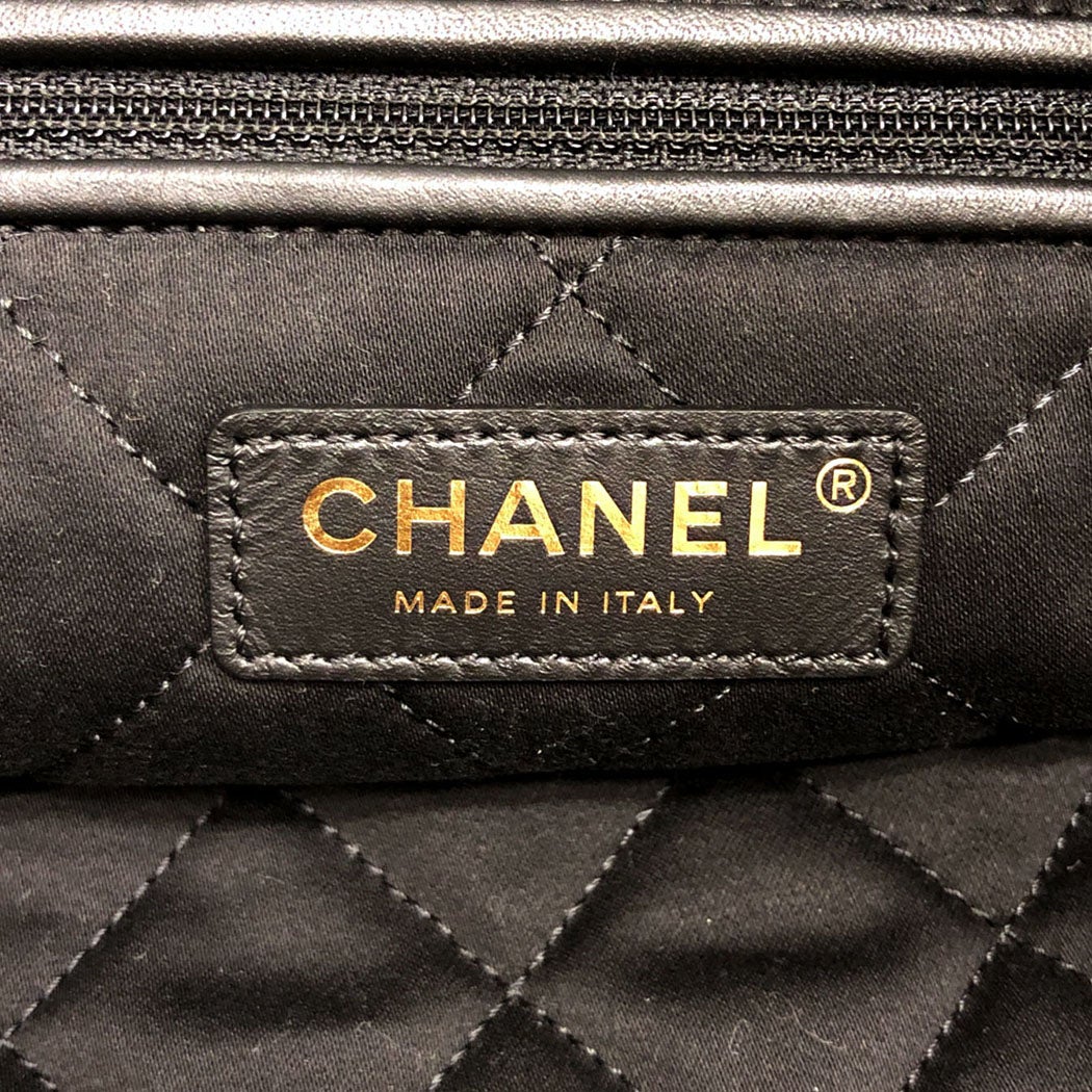 シャネル CHANEL 22 ハンドバッグ AS3261 シャイニーカーフスキン