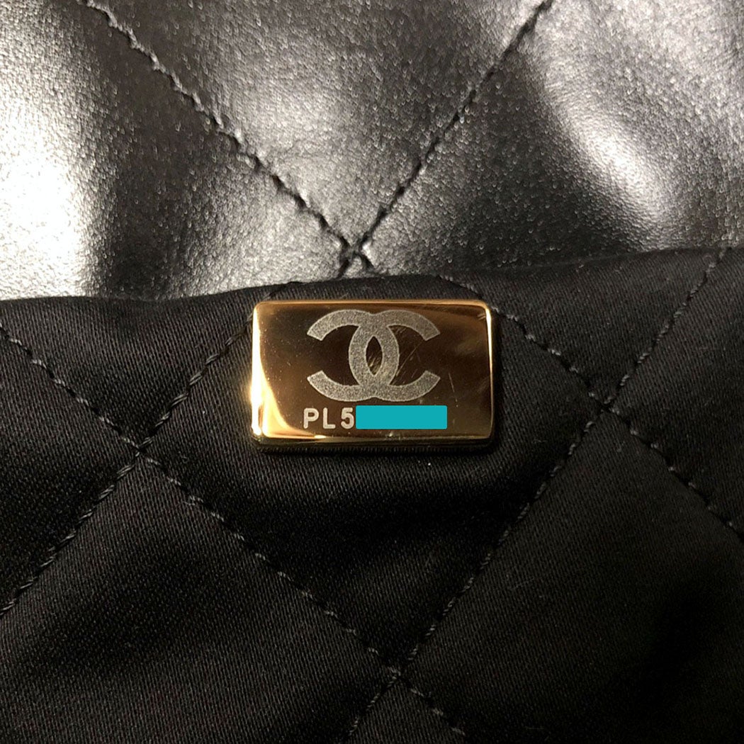 シャネル CHANEL 22 ハンドバッグ AS3261 シャイニーカーフスキン