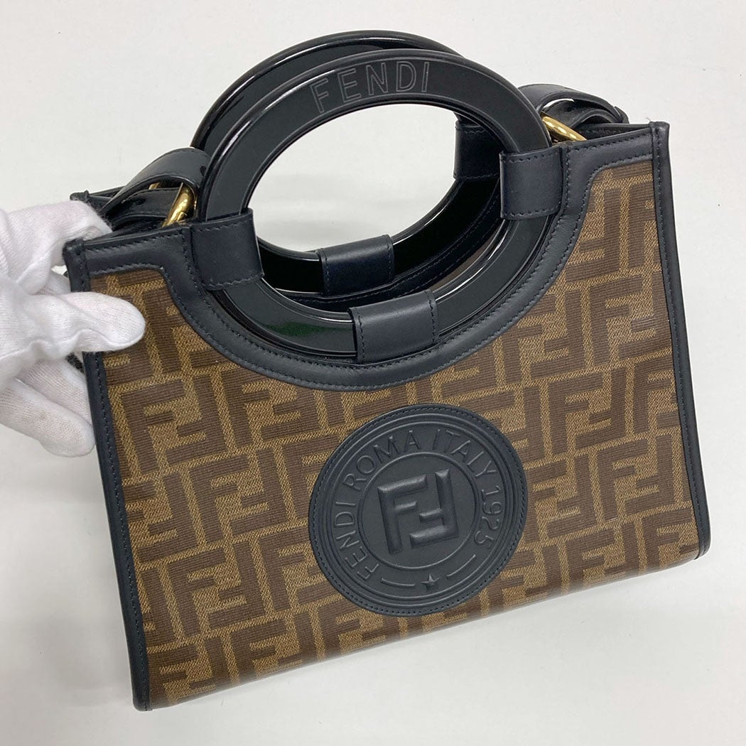FENDI フェンディ バッグ ラナウェイ スモール 2WAYバッグ ブラウン/ブラック カーフ ﾊﾞｯｸﾞ 8BH344 ショルダーバッグ
 レザー ブラウン レディース【中古】 楽天市場】フェンディ FENDI RUNAWAY ラナウェイ スモール