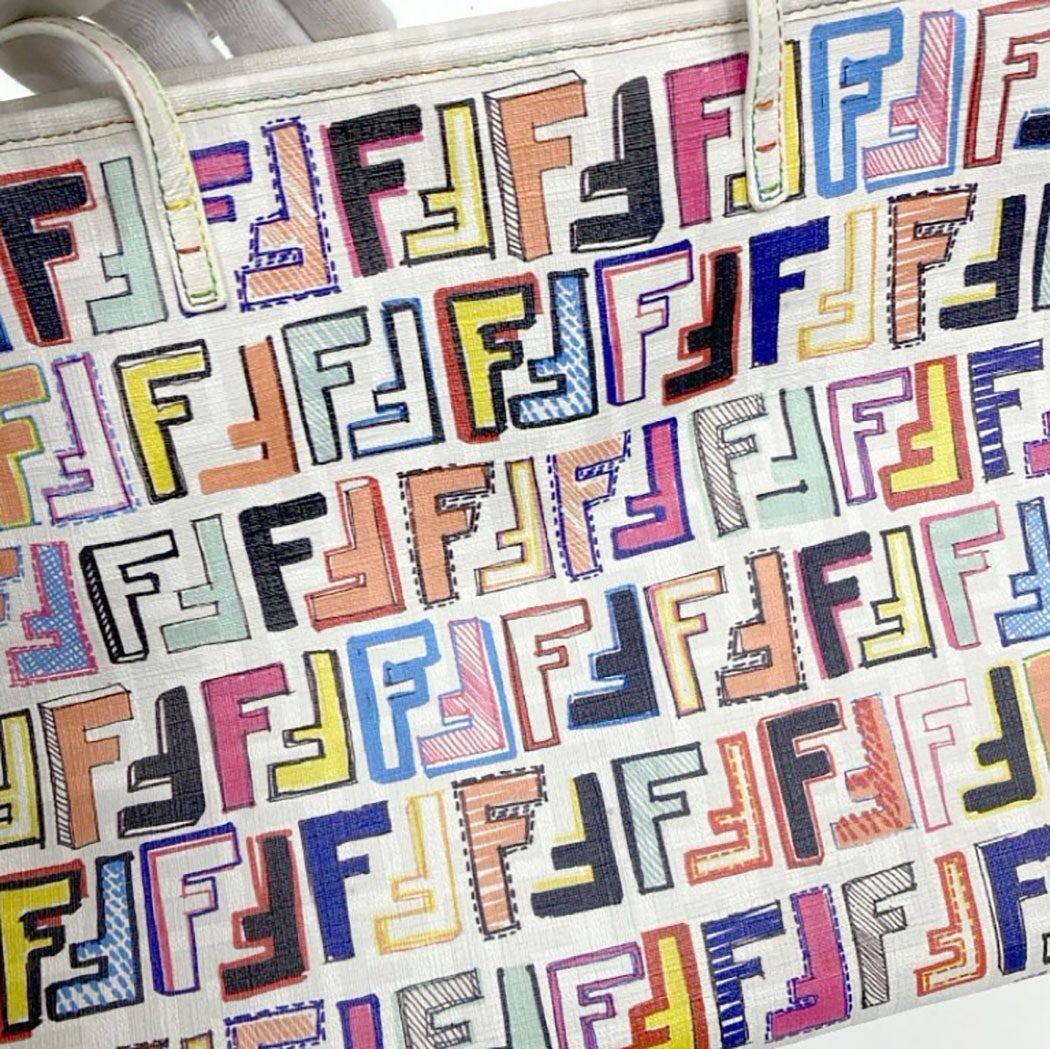 FENDI トートバッグ 8BH185 ズッカ マルチカラー ホワイト