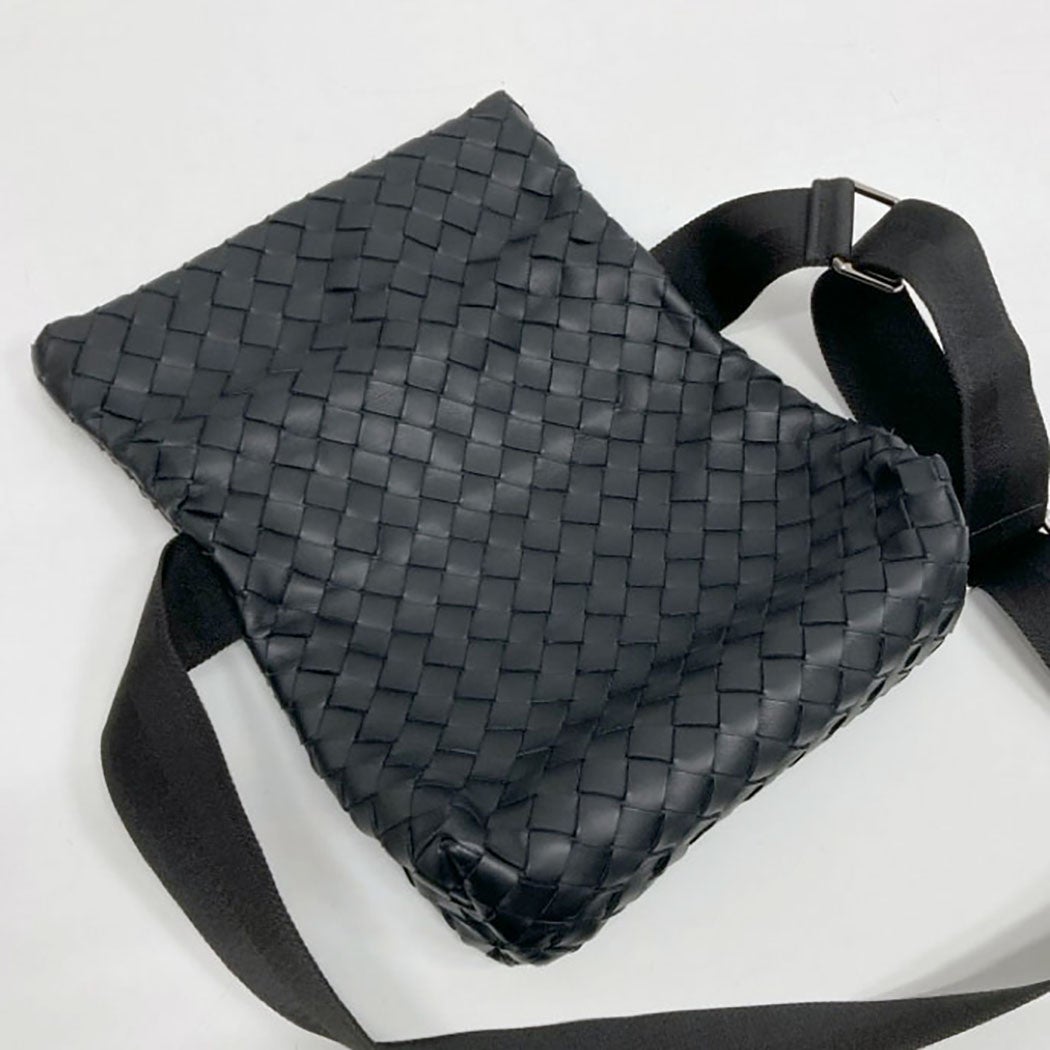 BOTTEGA VENETA スモールクロスボディバッグ 667283 ブラック レザー
