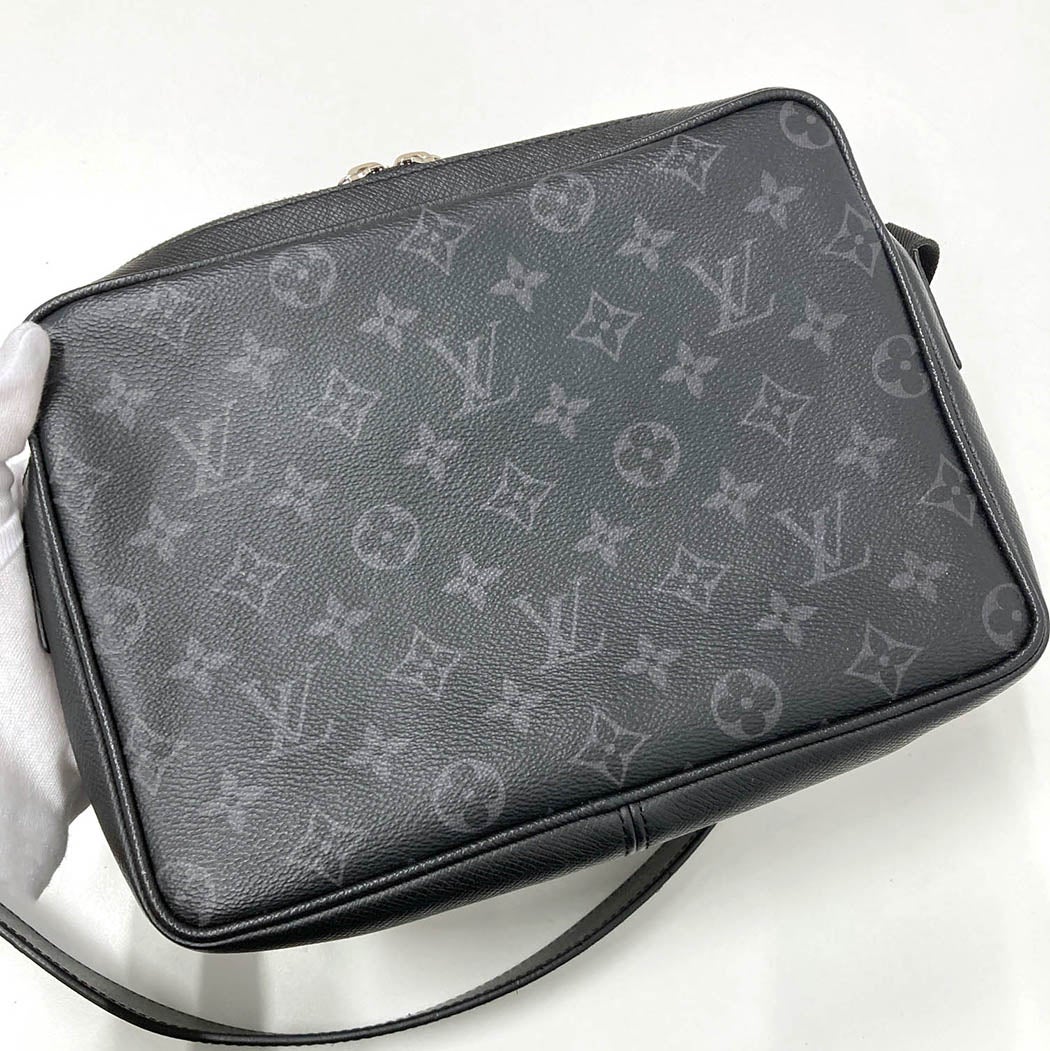LOUIS VUITTON アウトドアメッセンジャーPM M30233 タイガラマ