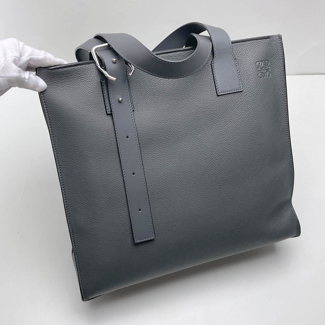 LOEWE バックルジッパートート グレー アナグラム エンボスロゴ ベルト