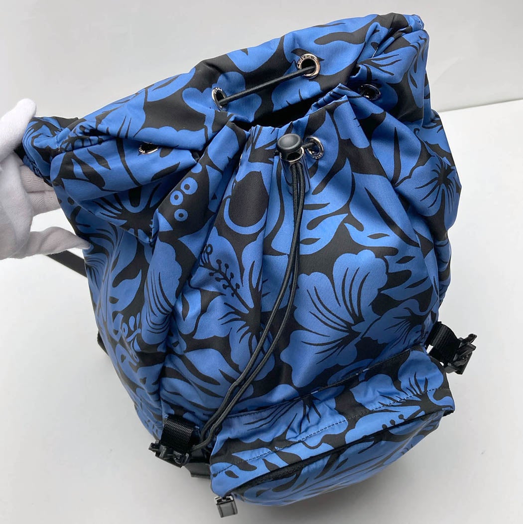 【人気】PRADA プラダ ナイロン リュック バックパック 三角ロゴ ブルー系 PRADA ハイビスカス柄 バックパック V135 ナイロン ブルー ブラック